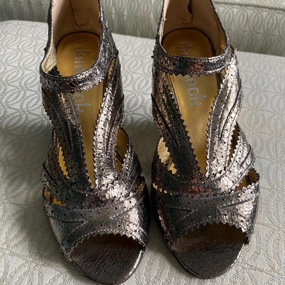 Brand New, never worn.  Dani Black metallic wedge heels, size 9. - Picture 4 of 6